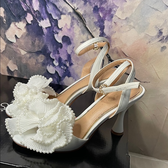 Chinese Laundry Shoes - Chinese Laundry White Pearl Floral Ankle-Strap Heels